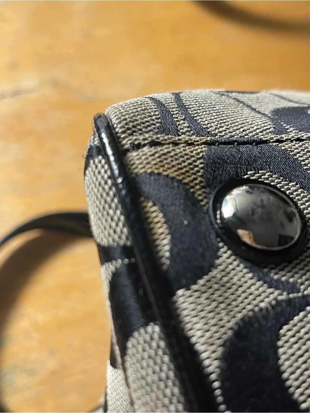 Coach signature stripe